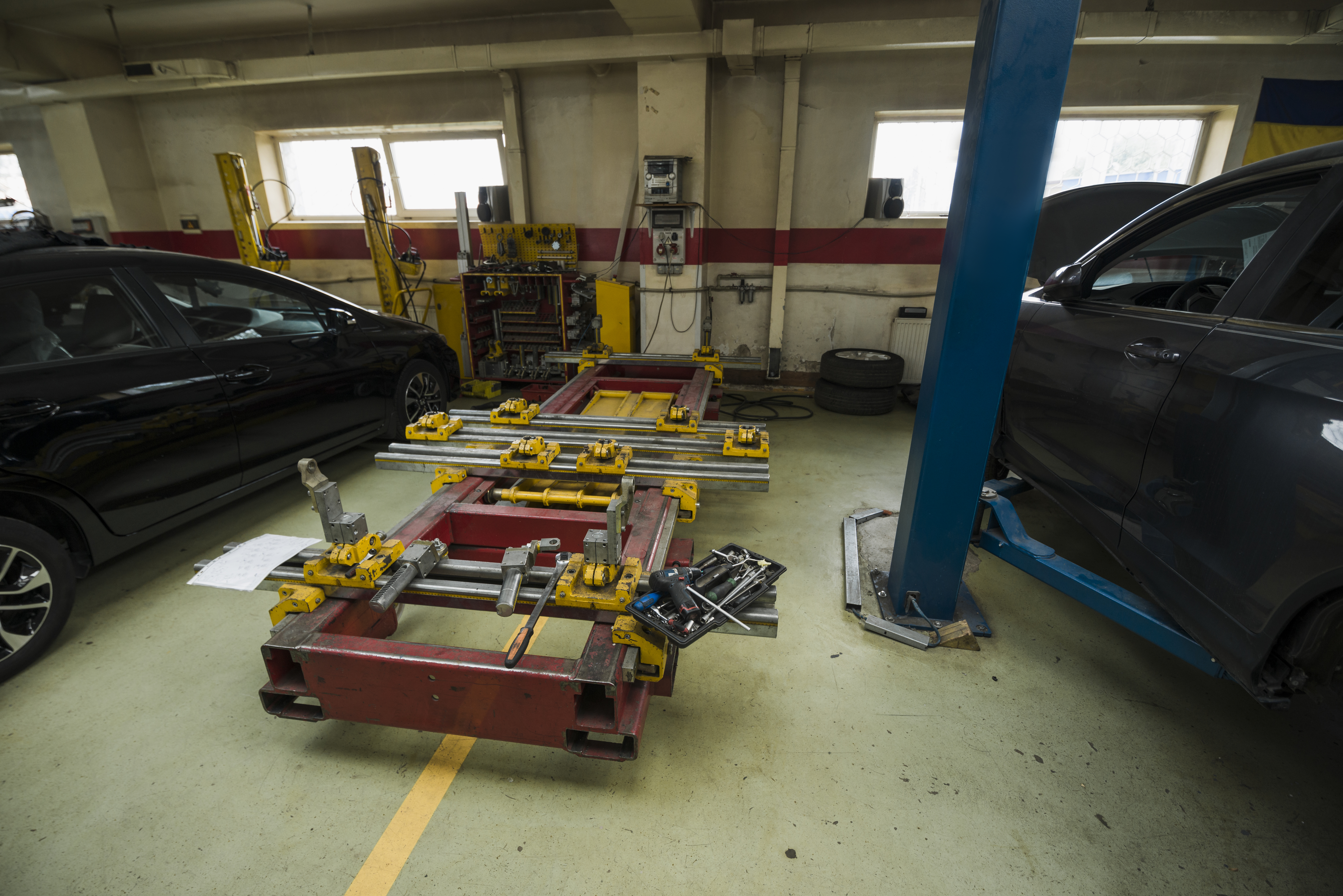 Modern vehicle repair shop management dashboard preview